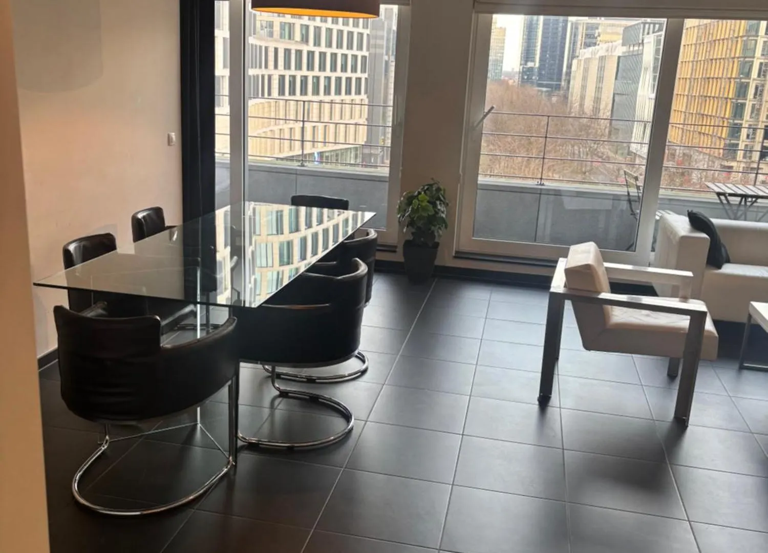 Charming Central Apartments With Balcony Views 布鲁塞尔